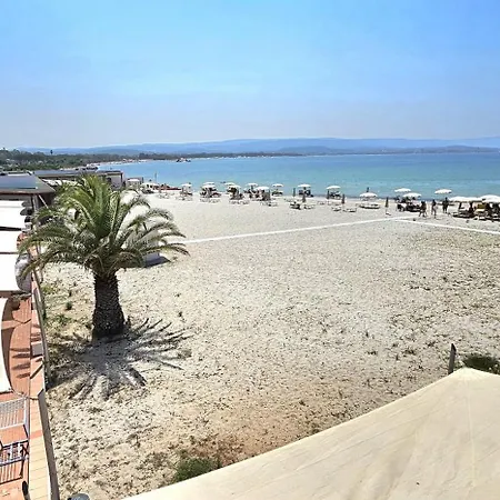 Vel Mari - On The Hotel