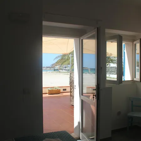 Vel Mari - On The Hotel