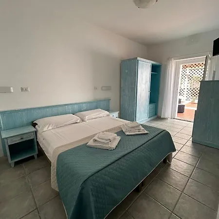 Vel Mari - On The Hotel *