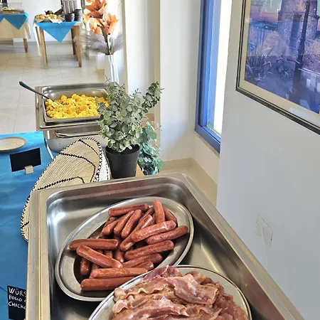 Vel Mari - On The Hotel *