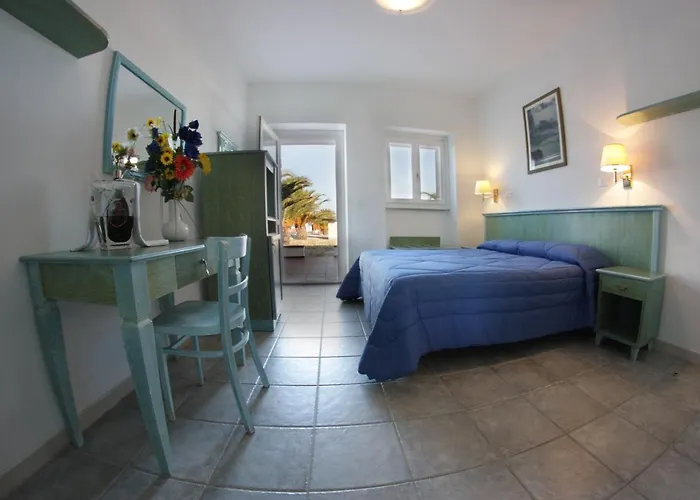 Vel Mari - On The Hotell Alghero